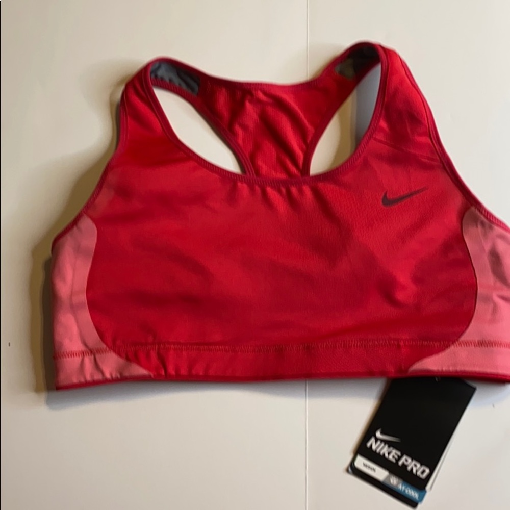 NWT Nike Medium sports bra